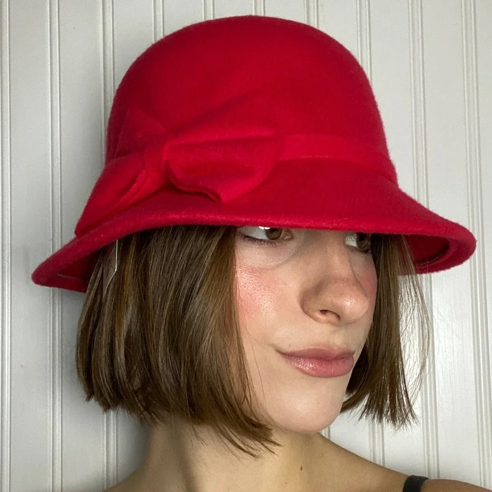 NWT Vintage Style Red Felt Cloche Structured Hat Bow Retro Elegant Coquette